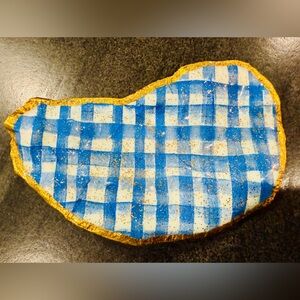 🦪 From Tide to Trinket
Hand-Finished Oyster Shells